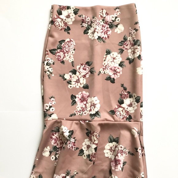 Women’s Floral Trumpet Blush Pink Skirt Sz S - Picture 3 of 7